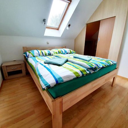 Apartmány Srní u Hlinska Hlinsko Exterior foto
